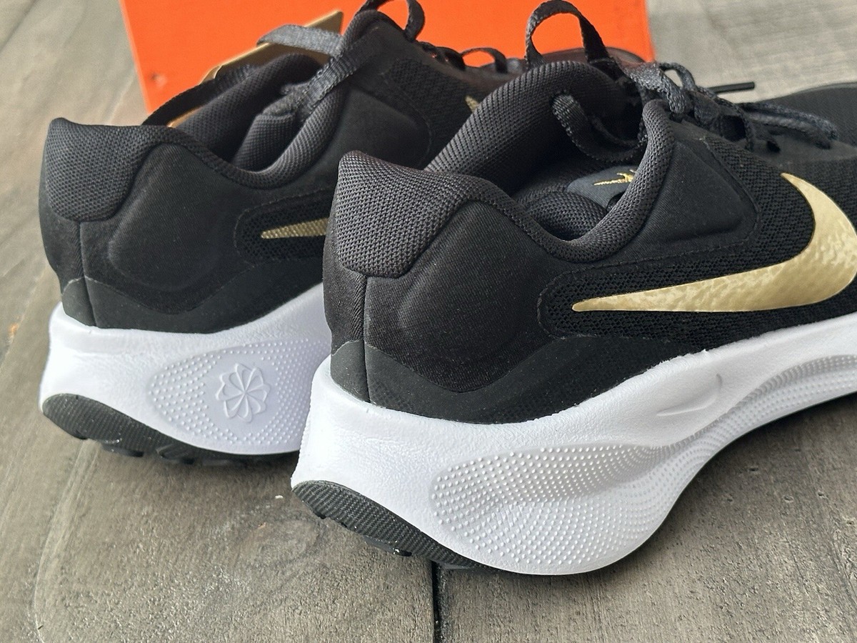 Nike Women's US6.5 Wide 4E Revolution 7 Wide Black Metallic Nike Women's US6.5 Wide 4E Revolution 7 Wide Black Metallic