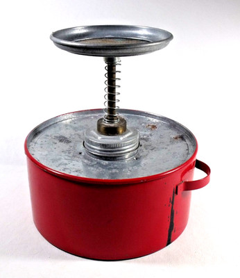 Eagle Manufacturing Co PLUNGER DISPENSING CAN P-702
