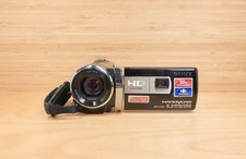 Sony HDR-PJ200 / HD Handycam Camcorder / Built-in Projector / Carl Zeiss Lens