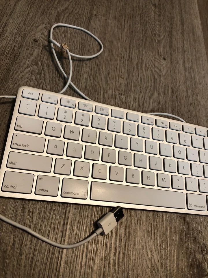 Genuine Apple A1243 Wired USB Keyboard for iMac Mac Mini Mac Pro w/Keypad Tested - Image 2 of 4