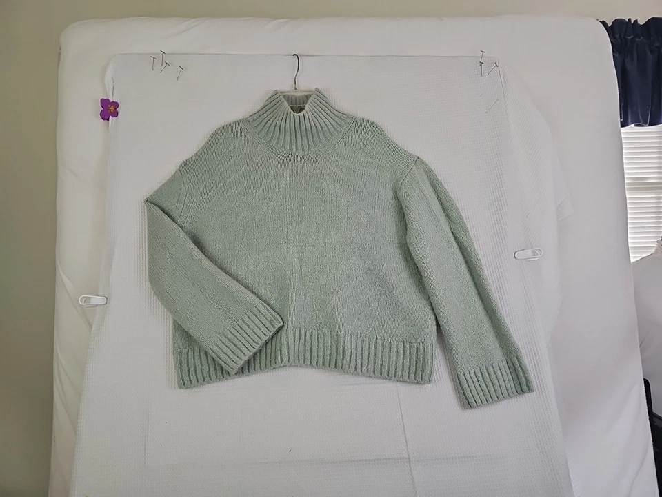 H & M ~ 女士 L 码 ~ 浅绿色羊毛/羊驼混纺作物毛衣。 — 第 3/4 张图片