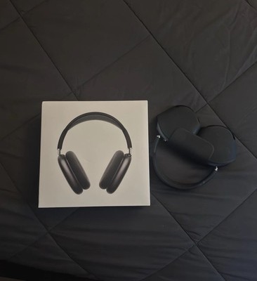 Apple AirPods Max Wireless Over-Ear Headphones Black w/ Smart Case, ANC