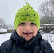 The Grinch Beanie  Gloves Set One Size Child Green Lined Hat NWT Winter Gear