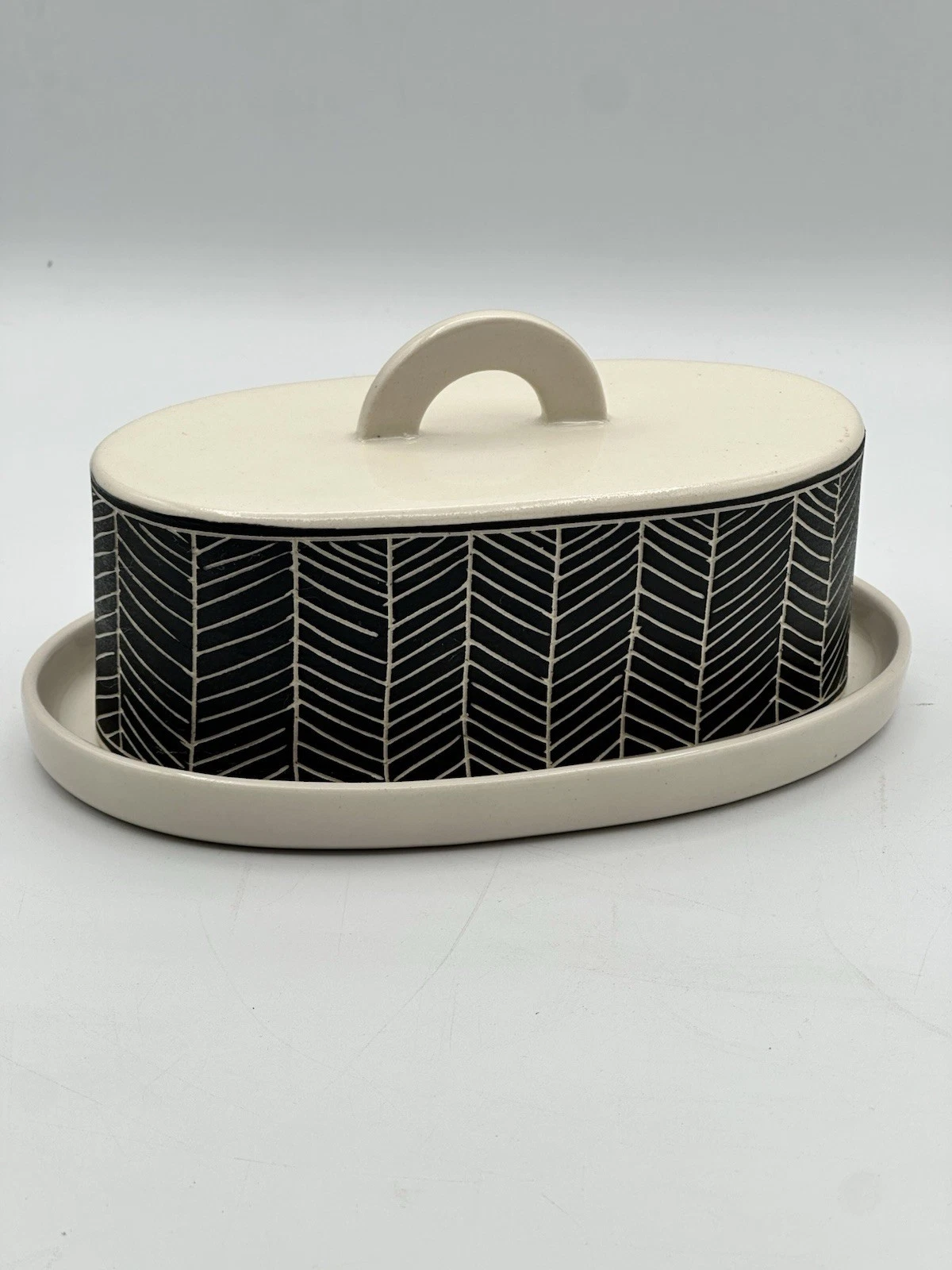 Elizabeth Benotti Ceramics Herringbone Butter Dish Matte Black And Glazed Cream