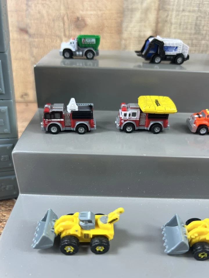 Lote de vehículos de construcción y rescate Tonka Mighty Wheels Diecast Dozer Dumptruck Foto 2 de 4