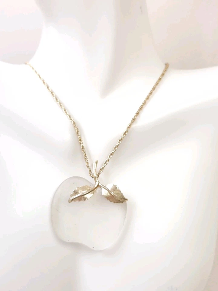 Collar de cadena de cable trenzado dorado colgante manzana vidrio esmerilado Teachers Avon de colección Foto 2 de 4