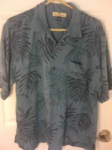 TOMMY-BAHAMA-Mens-Shirt-Sz-Large-Silk-Buttons-Up-Hawaiian-Leaves-Blue