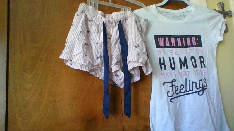 Teens Old Navy Palm Tree Striped XS Shorts & Wound Up Size S T-Shirt *HAS STAINS