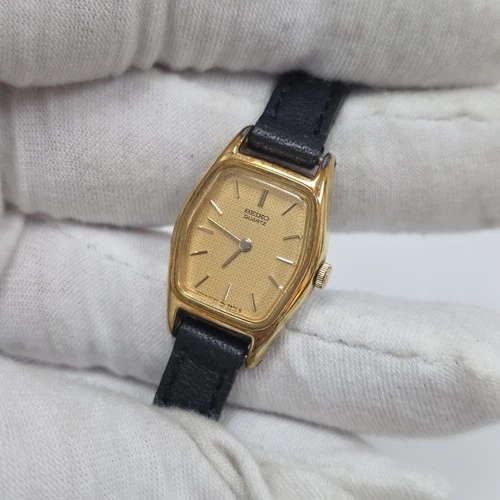 Vintage Seiko Tank 2C20-6440 Ladies  Gold Tone Quartz Watch Japan New Battery