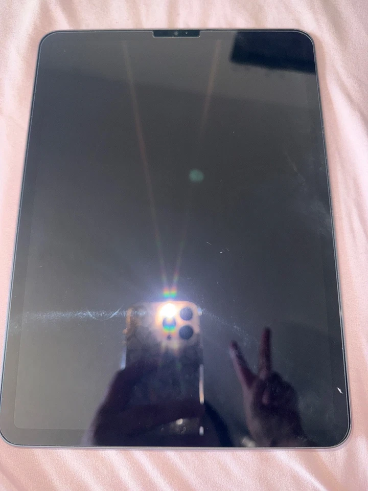 Apple iPad Pro 11in. (3rd Gen) 128 GB, Wi-Fi , bundle Logi Keyboard Case - Image 3 of 4