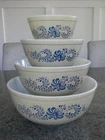 Vintage Pyrex Homestead pattern 401,402,403,404  Set of 4 Mixing Mowls - VGC!