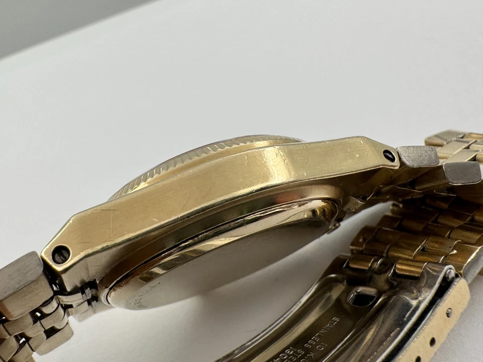 Mostrador preto OMEGA 198.0118 Constellation quartzo folheado a ouro 10K calibre Ω 1346 - 34mm - Imagem 4 de 4