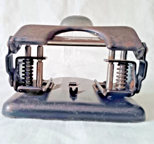 Vintage Metall Doppellocher – funktionsfähig ohne Papierführung Industrie Design