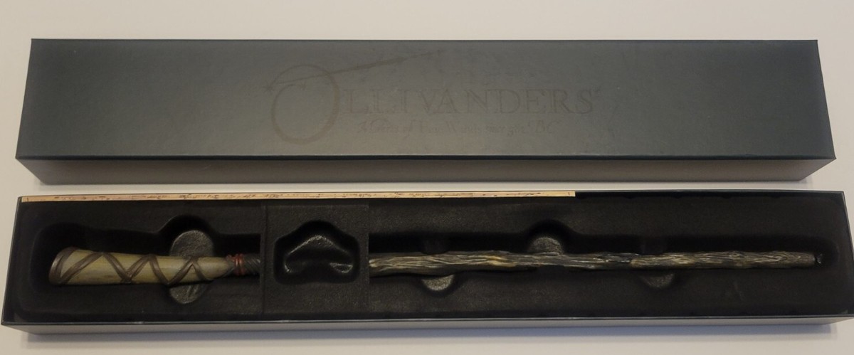 New Ollivanders Birch 1 Wand with Map Wizarding World of Harry