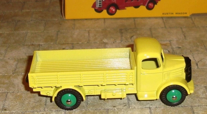 AUSTIN WAGON - DINKY TOYS 412 - REPRODUCCIÓN ATLAS EDICIONES Foto 4 de 4