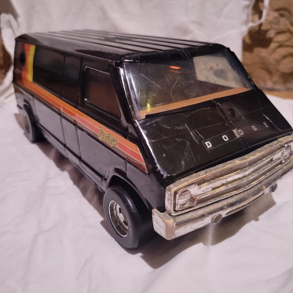 De colección - Raro Coleccionable ERTL DODGE STREET VAN HIPPIE ERA Die cast Surf Van Foto 2 de 4
