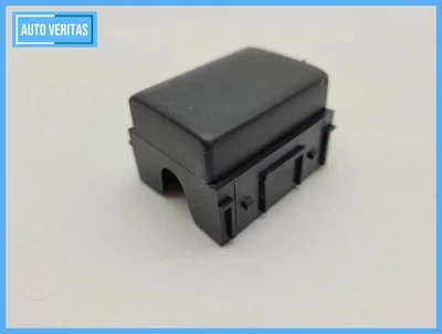 Original Nissan Micra III 3 (K12) handle plate Blind button insert BP/68491/000 - Image 1 of 4