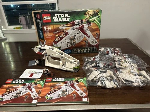 LEGO Star Wars Republic Gunship 75021 Complete Set,  Box, Less Than Half Open