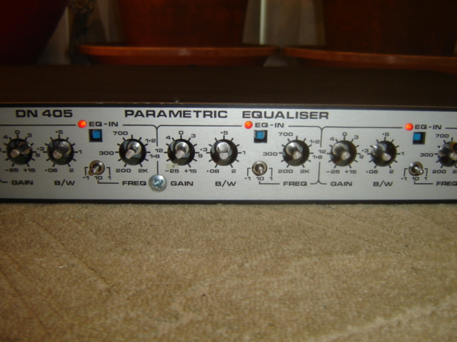 KLARK TEKNIK DN 405 パラメトリックイコライザー s-l400.jpg