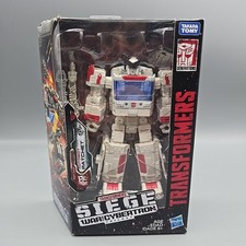 Transformers War for Cybertron Siege Ratchet Deluxe Class  Action Figure New