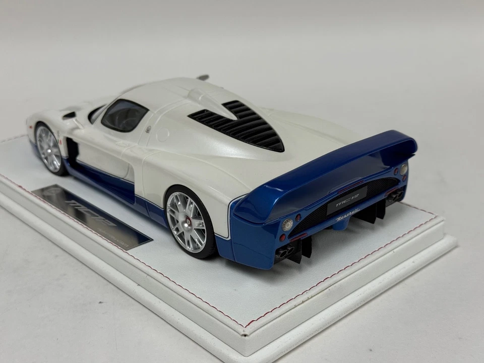 1/18 GL Modelos Maserati MC12 Street Car en Blanco Perla Acento Azul 50 piezas Foto 2 de 4