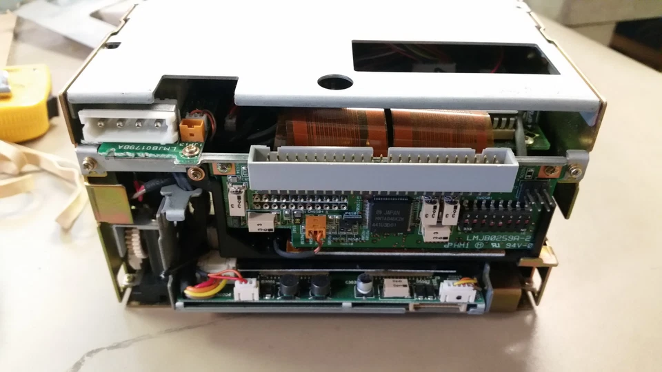 Conner Seagate 48-96GB SCSI DDS-2 Autoloader Tape Drive CTL96G-S Black - Image 3 of 4