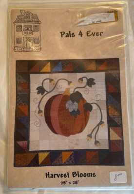 Harvest Blooms by Pals 4 Ever Pumpkin Vines Applique Pattern wall quilt