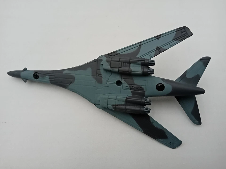 Corgi Fighting Machines B-1B 84-CS90202 Operation Iraqi Freedom #udb5 - Image 4 of 4