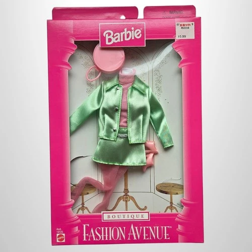 Vintage Barbie Fashion Avenue Boutique Fashion Set #18126 Green/Pink (1997) NRFB