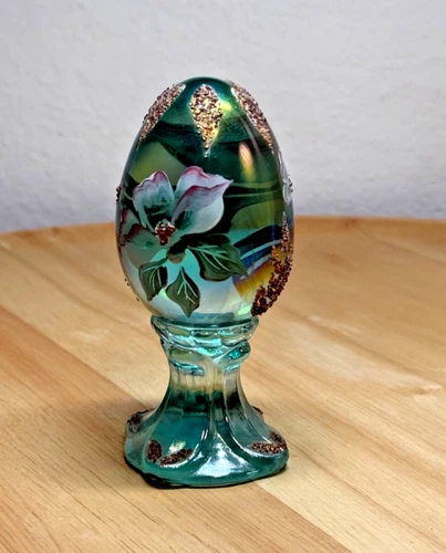 Fenton Hand Painted Floral Egg signed D Robinson #1870/3000