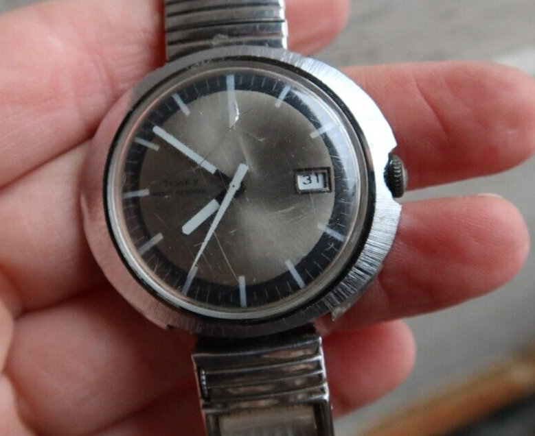 LOT 2 Vintage Timex Men's Wind Up Watches Wristwatches Date Deco