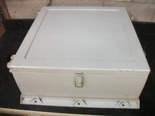 HOFFMAN 24 X 24 X 8 NON-METALLIC ENCLOSURE TYPE 3,3R,4,4X,12,13 A24H2408GQRLP