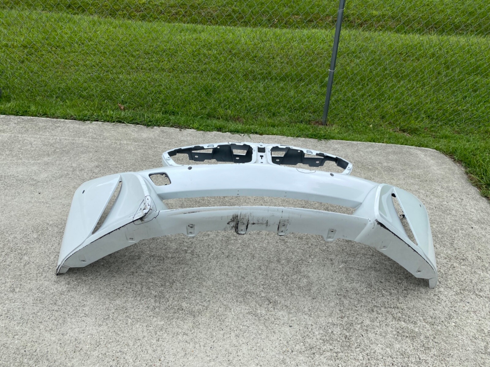 2014 2015 2016 2017 2018 BMW I8 Front Bumper “ NO SHIPPING “ 7336180