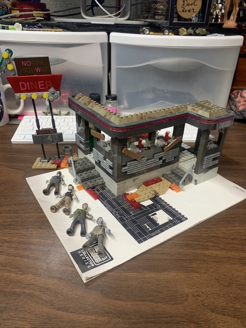 mega bloks call of duty zombies tranzit diner