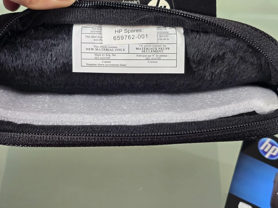 HP Touchpad Ipad 9.7" Zippered Tablet Case Sleeve Graystone QB459AA - Image 4 of 4