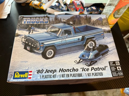Vtg Revell 1980 Jeep Honcho Ice Patrol 1:24 w/Snowmobile Model Kit 7224 Open Box