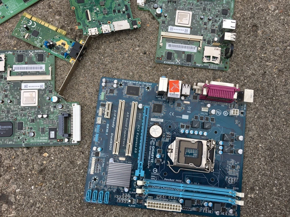 Motherboard Circuit Board Scrap Lot 15lbs PC for precious metals recovery #001 - Image 2 of 4