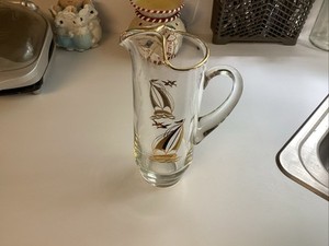 Vintage  Sailboat  Glass 9” Pitcher  With Gold Trim And 5 Glasses