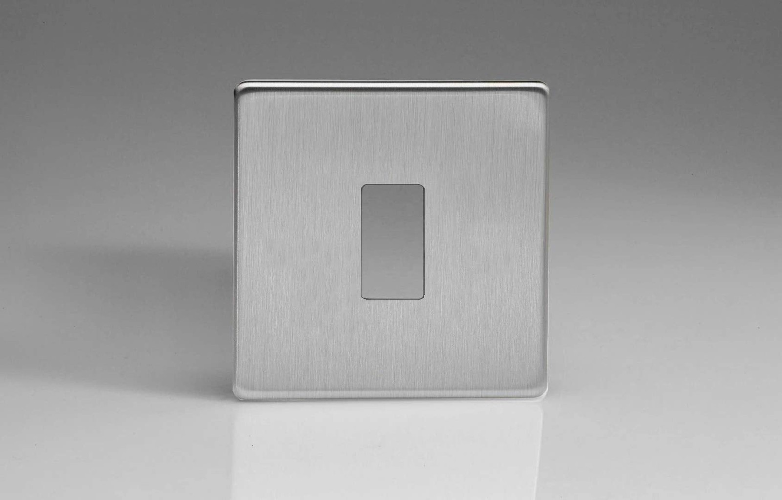 Varilight 1-Gang Screwless PowerGrid Plate Including Yoke (Single Plate)