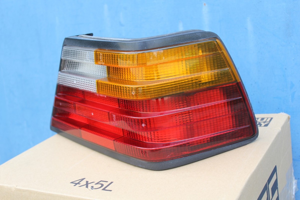 GENUINE ORIGINAL MERCEDES-BENZ MB W124 C124 REAR TAIL LIGHT RIGHT