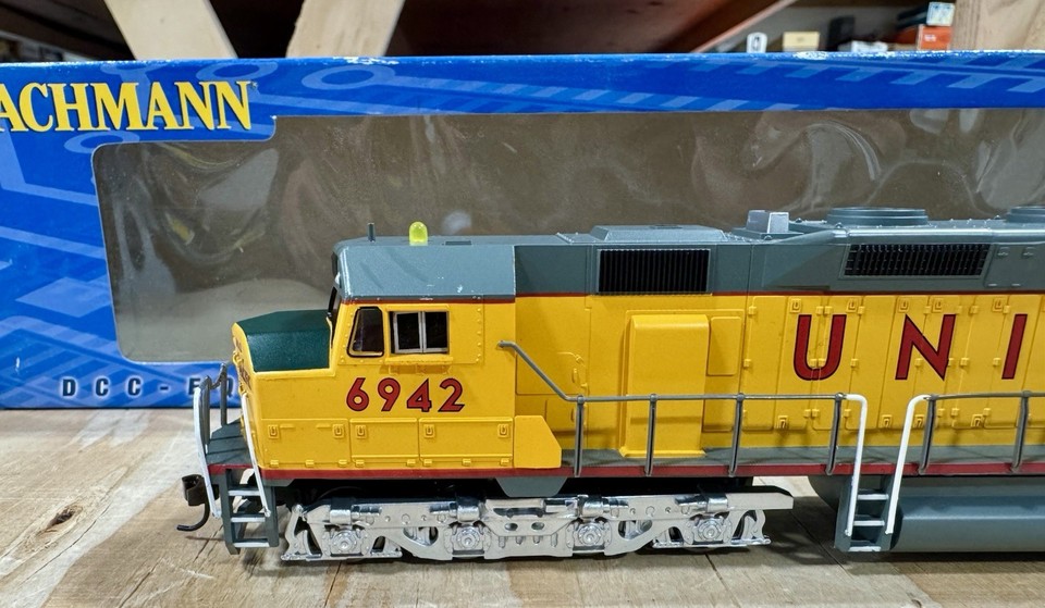 Bachmann 62108 HO Scale EMD DD40AX Centennial DCC Union Pacific #6942 ...