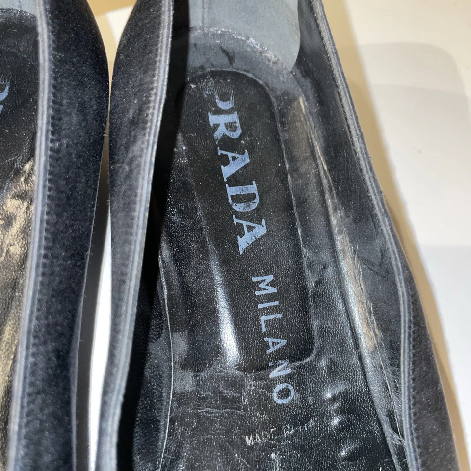 Prada Estrás Satinado Plano en Negro UE Talla 37.5 Talla US 7 Foto 4 de 4
