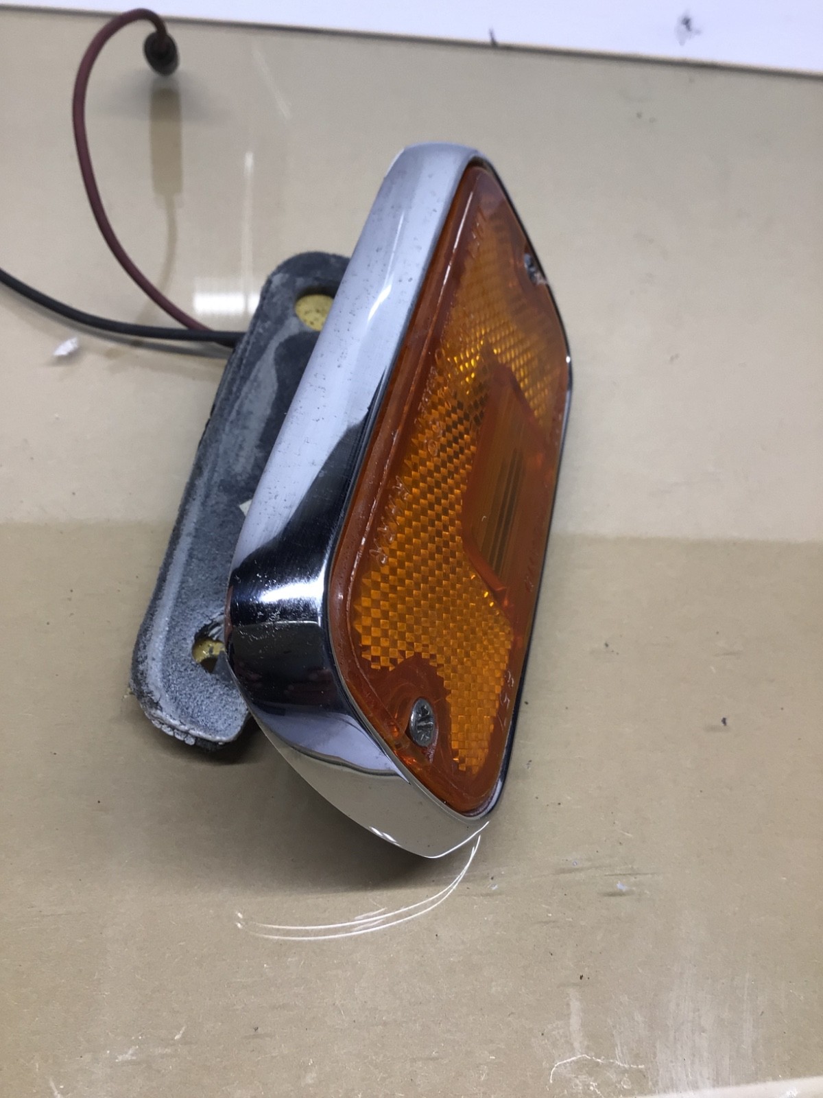 1966 - 1980 Rolls Royce Silver Shadow Wraith II Front Left  Marker Light “Tested
