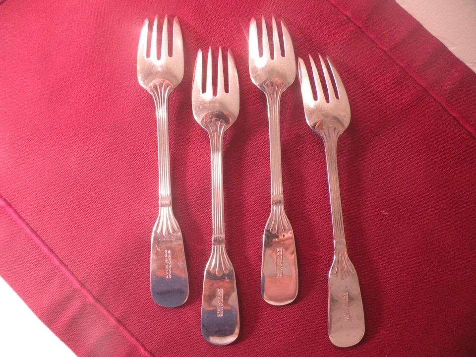 Juego de 4 tenedores de ensalada Retroneu de acero inoxidable 18/10 PRÍNCIPE DE GALES 6 7/8" Foto 4 de 4