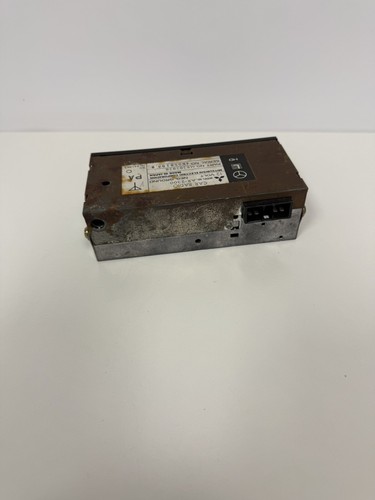 Vintage Mitsubishi Model AR-2300 Car Radio - Tested - Picture 7 of 11