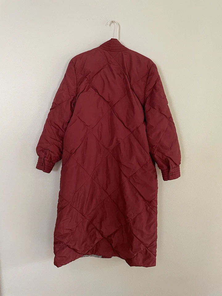 Abrigo largo maxi acolchado Bill Blass plumón de ganso vintage años 80 chaqueta larga granate 12 Foto 2 de 4