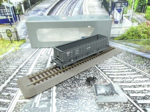 L.S.Models 30 041-2 - H0 - 4-achs. off. Güterwagen DMH Gris Foncé - OVP -#62865 | Zustand: Gebraucht