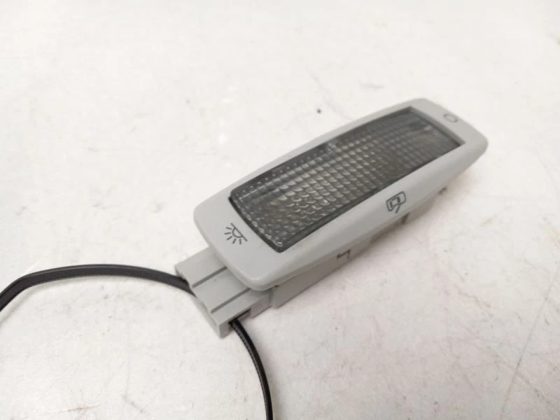 LUZ DOMO TECHO TRASERO PARA VOLKSWAGEN BEETLE GL 1998 - 2010 Foto 4 de 4