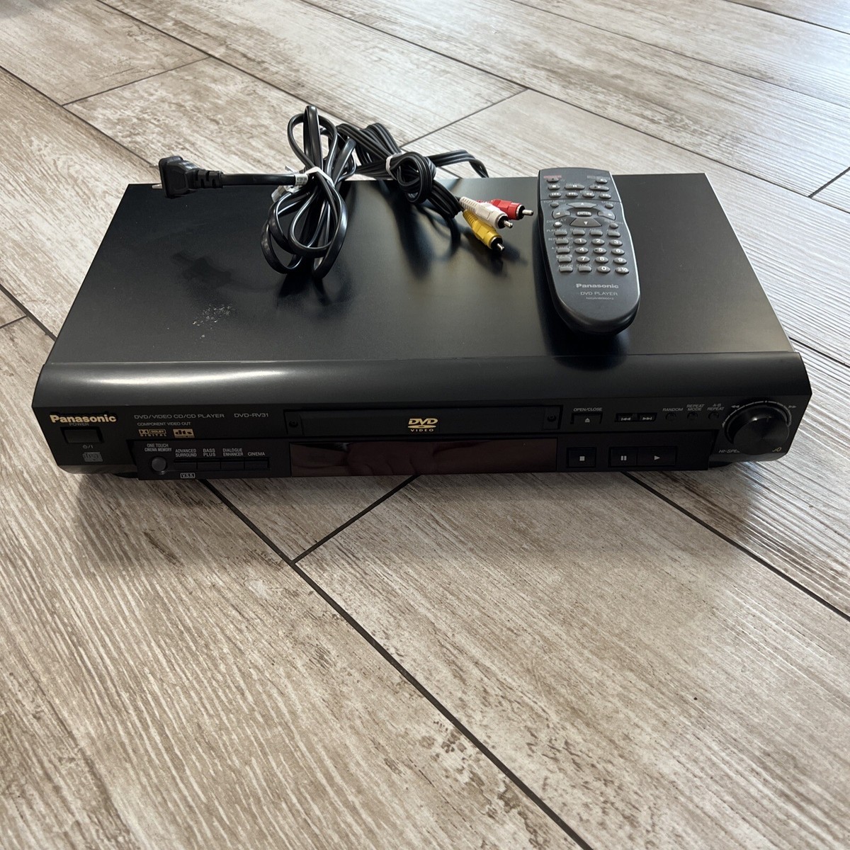 Panasonic DVD-RV31 DVD/CD Player W/ Remote & AV Cables Dolby