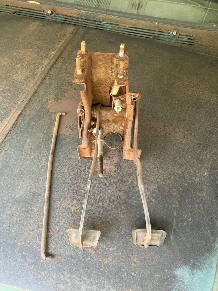 6772 CHEVY TRUCK CLUTCH BRAKE PEDAL ASSEMBLY eBay